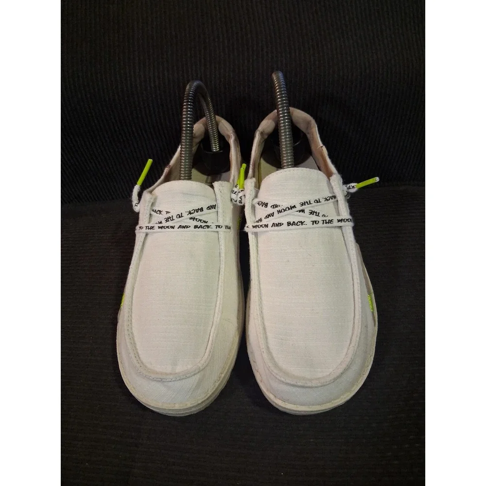 Hey Dude Wendy Star White Canvas Slip On Loafers Women Size 7 121410136